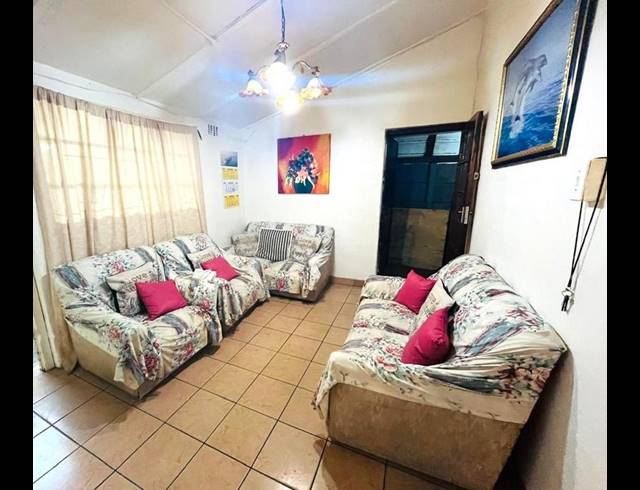 3 BEDROOM HOUSE FOR SALE IN BONTEHEUWEL